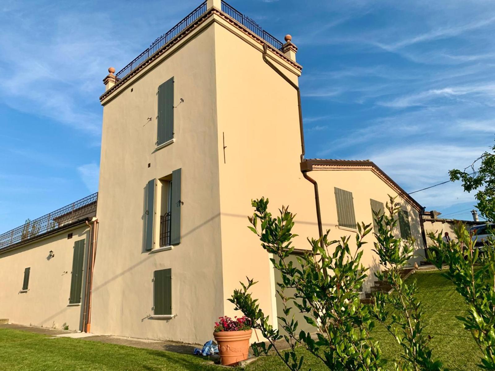 Palazzo Gessi Room And Breakfast Borghi Exterior photo